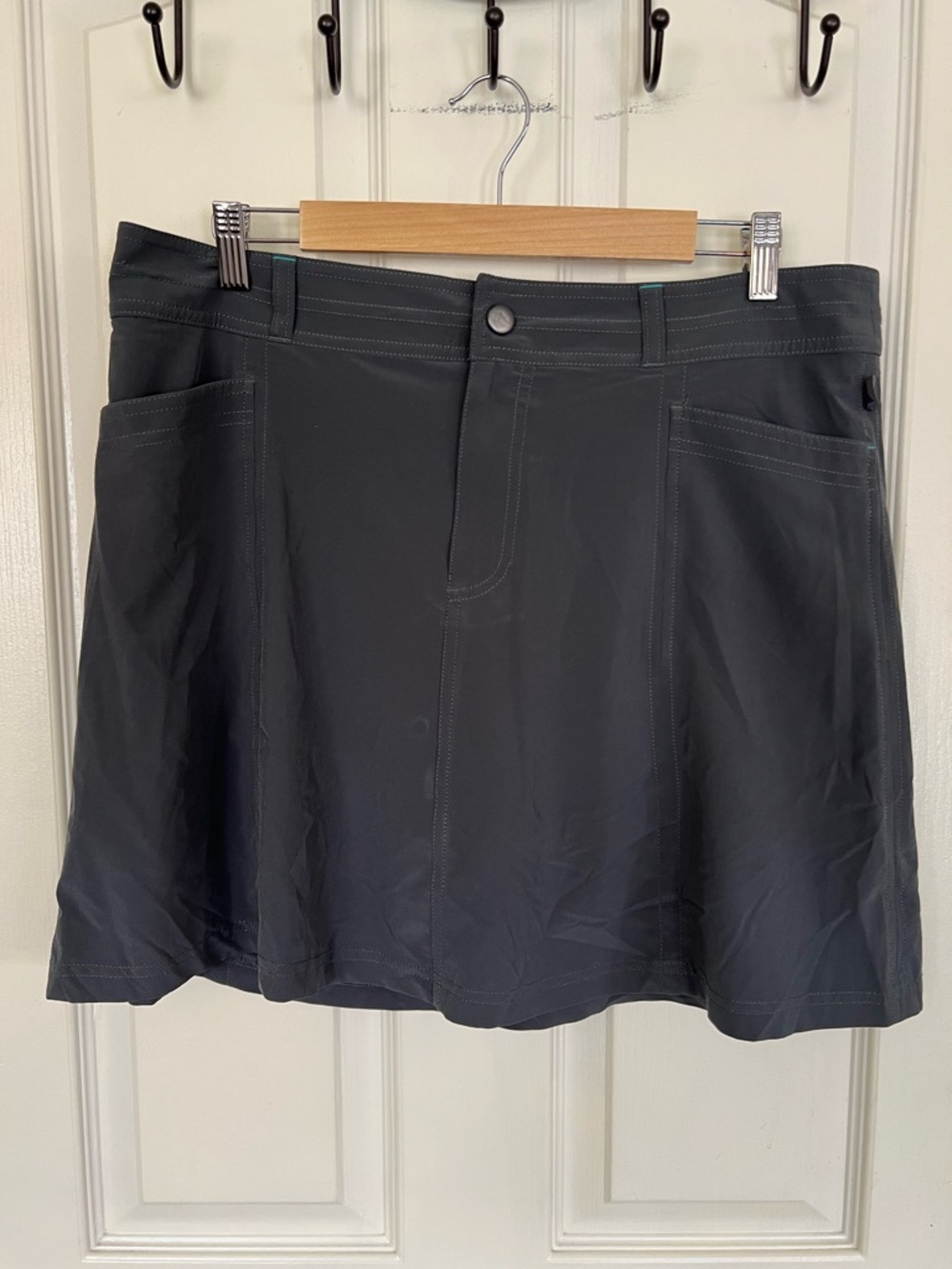 L.L. Bean Gray Athletic Skort Built-In Shorts Stretch Performance Skirt